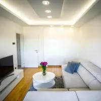 APARTMAN SIMIC - STAN NA DAN, готель у місті Bogatić