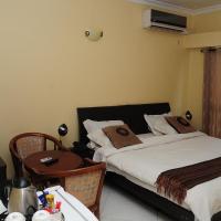 Road view Park Hotel, hotel in Kitwe