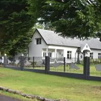 The Tranquil Retreat Countryside Escape, hotel a Larkhall