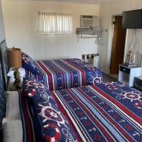 Pure Paradise Resort, hotel dicht bij: Luchthaven Pellston Regional - PLN, Carp Lake
