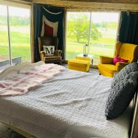 lookout cabin Hertford, hotel in Hertford