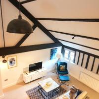 Stansted Airport Luxury Apartment Bishops Stortford Millars One Loft 4, hotel in Bishops Stortford