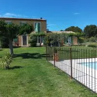 Gite La RESTANCO, hotel di Mouriès