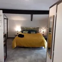 La chambre d'à côté, hotelli kohteessa Doulezon