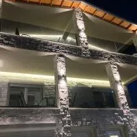 Luka 1 Aparts Polichrono