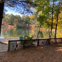 Clear Pond Getaway, hotel perto de Plymouth Municipal - PYM, Plymouth