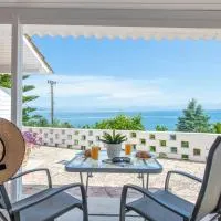 Calm Sea View Apartments, hotell i Mesoggi
