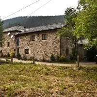Casa Rural Madreselva, hotel di Navelgas