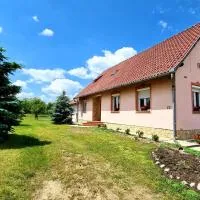 Veronika Guesthouse, hotel en Drávatamási