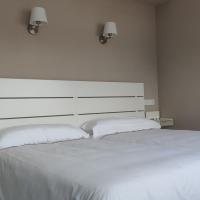 Hotel Rom&aacute;n, hotel pobl&iacute;ž Leti&scaron;tě Asturias - OVD, Naveces