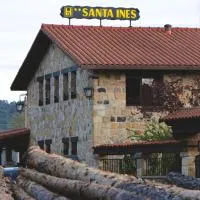 Hotel Santa Inés – hotel w mieście Vinuesa