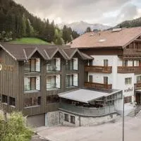 Gasthof Sonne snc โรงแรมในซาร์นตัล