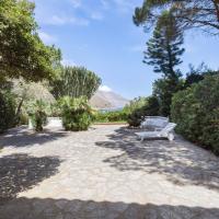 Scopello Flat with Panoramic Courtyard and Parking