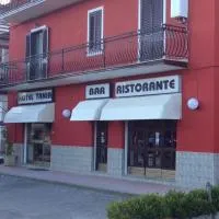 Hotel Tania, ξενοδοχείο σε Casa Giosafat