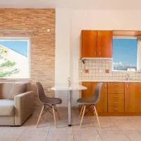 jenny's flat near the sea, hotel di Galatás
