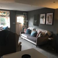 Cosy Lincs Wolds cottage in picturesque Tealby, hotel in Tealby