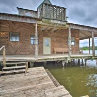 Secluded Anglers Haven - Boat and Fish!, hotell  lennujaama Magnolia Municipal - AGO lähedal