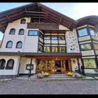 Hotel Adler, hotel sa Lichtenstein/ Baden Wurttemberg