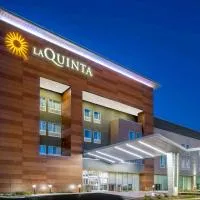 La Quinta Inn & Suites by Wyndham Louisville NE - Old Henry Rd, hotel v destinácii Louisville