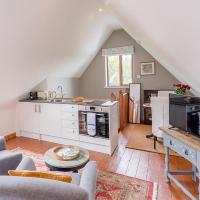 Little Dean Lodge Pakenham Air Manage Suffolk, hotel in Bury Saint Edmunds