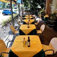 HOTEL BELVEDERE, hotel v mestu Rivalta di Brentino