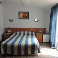 쿠예라에 위치한 호텔 Hotel Costa San Antonio