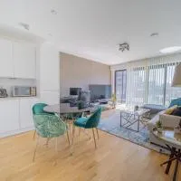 Pass the Keys Modern Balcony Apartment in the heart of Stratford