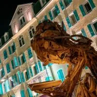 Hôtel de France Contact-Hôtel, hotel en Évian-les-Bains