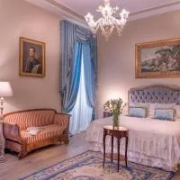 Palazzo Cavagna Sangiuliani، فندق في بيريغْواردو