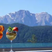 Hotel Andechserhof & Mountain Sky, хотел в Лайон