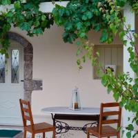 Elia Houses - Traditional House With Backyard, hotel blizu aerodroma Aerodrom Kithira Island National Alexandros Aristotelous Onassis - KIT, Kastrisiánika