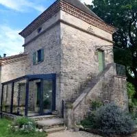 La Tourelle - Gite et chambre d'hôte, hotel i Saint-Antonin