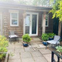 Kwetu Cabin, hotel in Bordon