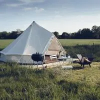 Home Farm Glamping, hotel di Elstree
