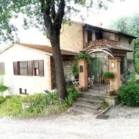 Tra grilli e cicale, хотел в Дерута