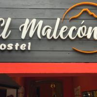 Malecon en calle Techada Hostel