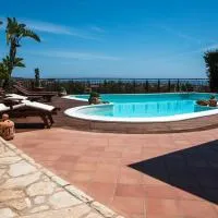 Villa Carly Taormina apartment with private pool, ξενοδοχείο σε Trappitello