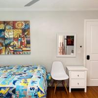 Costa Mesa Homestay - Private Rooms with 2 Shared Baths and Hosts Onsite
