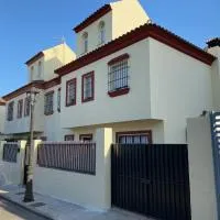 Sevilla Saltera casa RURAL cerca centro de Sevilla Familiar - Trabajo - Wifi, hotel v destinácii Salteras