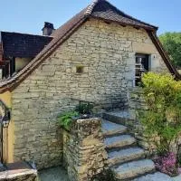 Gîtes sur Le Causse de St CHELS, charme sport et détente, hotel a Saint-Chels