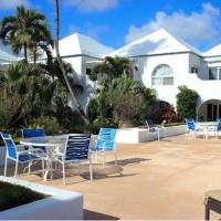 Deluxe Sea View Villas at Paradise Island Beach Club Resort, hotel en Creek Village