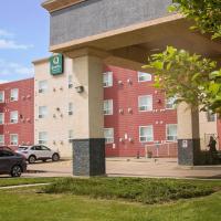 Quality Inn & Suites, hotel in Whitecourt