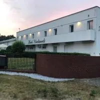 Hotel Niedźwiedź, hotel em Koscian