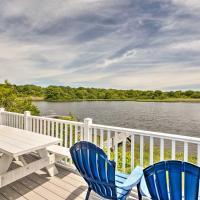 Cozy Narragansett Cottage with Dock and Outdoor Shower