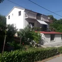 Apartment Filipović, hotel em Buzdohanj