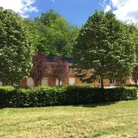 Logis Hôtel Les TILLEULS, hotel em Bruère-Allichamps