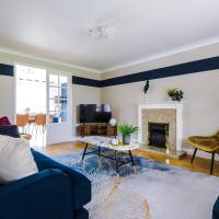 Luxury 6 bedroom house, sleeps 11, parks 3, Nuneaton