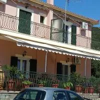 CHRYSPY Toulatos Studios, ξενοδοχείο στα Πουλάτα