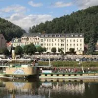 Elbhotel Bad Schandau، فندق في باد شانداو