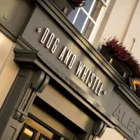 Dog and Whistle Pub، فندق في هيرتفورد